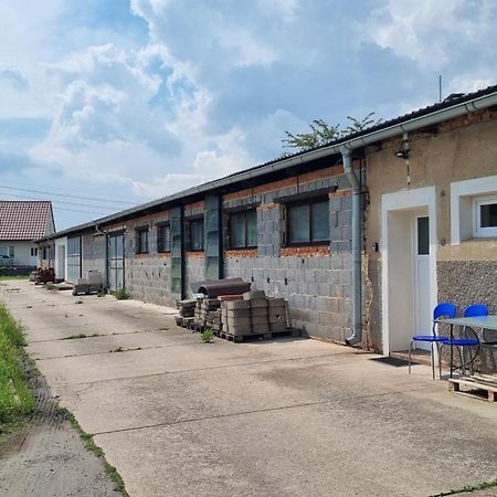 Apartmany Vinarstvi Klucov Lstibor Exterior foto